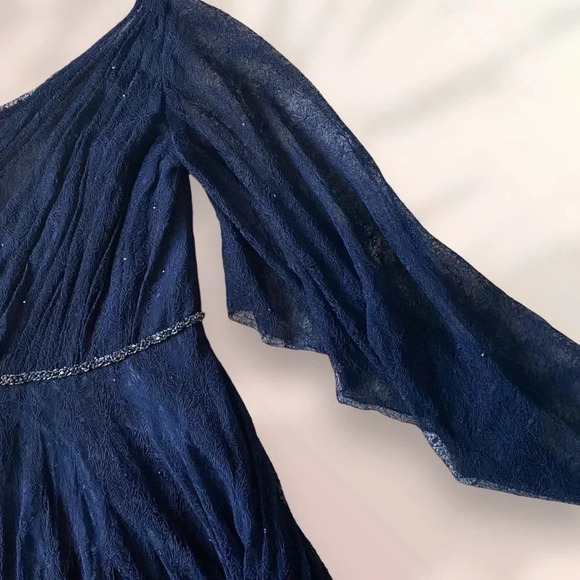 NEW MAC DUGGAL LACE ONE SHOULDER ILLUSION SLEEVE A LINE GOWN In Navy Size 4 - Picture 6 of 12